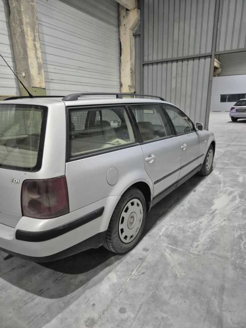 VW Passat, снимка 6 - Автомобили и джипове - 49019884