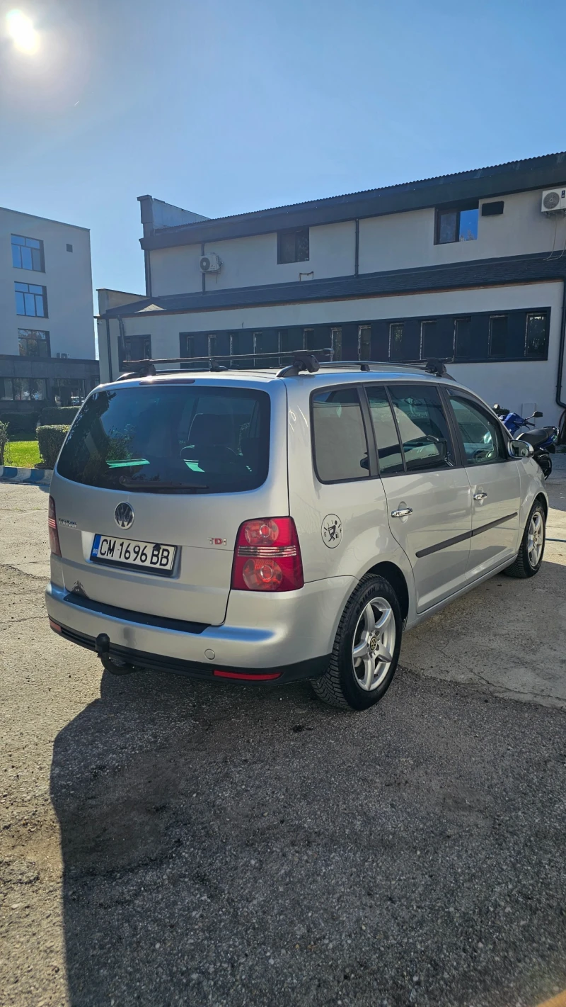 VW Touran, снимка 7 - Автомобили и джипове - 52426135