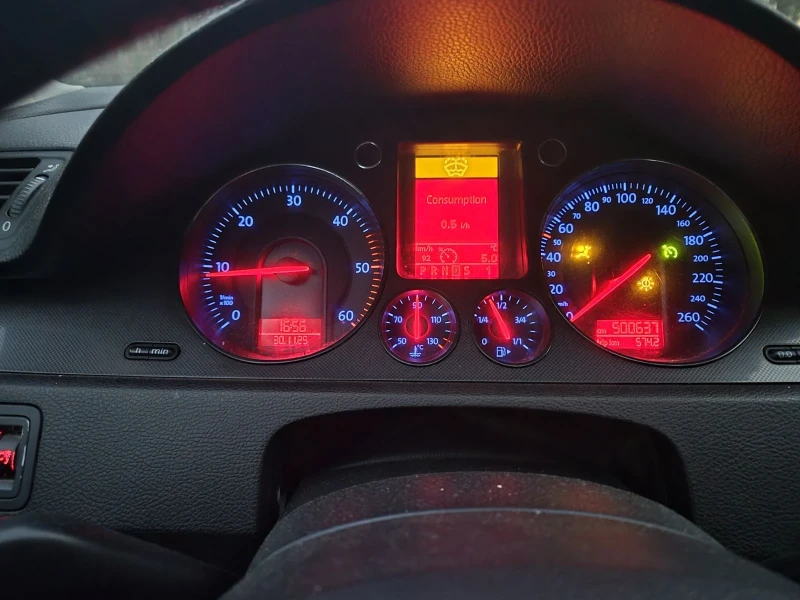 VW Passat, снимка 3 - Автомобили и джипове - 52703307