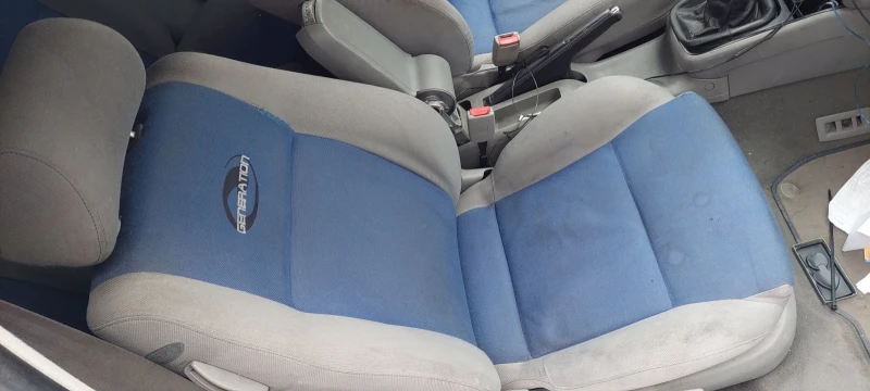 VW Golf 1.4 бензин , снимка 8 - Автомобили и джипове - 52908655