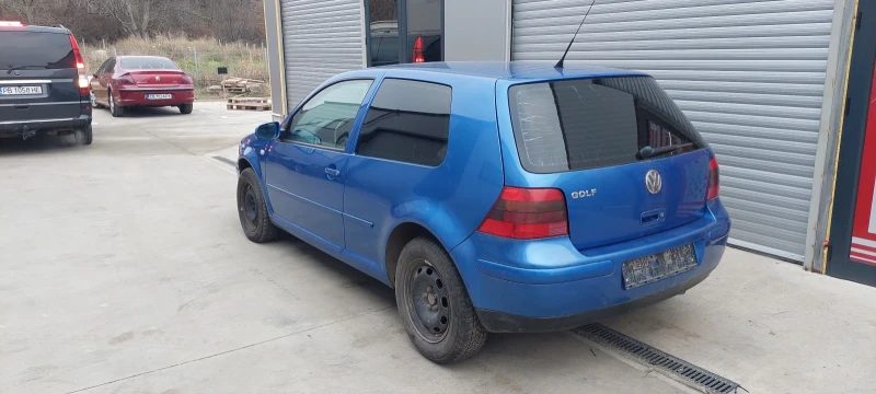 VW Golf 1.4 бензин , снимка 4 - Автомобили и джипове - 52908655