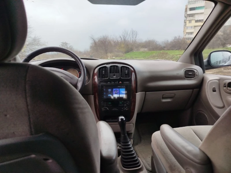Chrysler Voyager 2.5 CRD, снимка 8 - Автомобили и джипове - 53296022