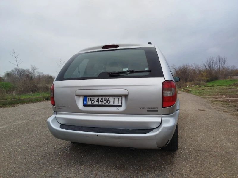 Chrysler Voyager 2.5 CRD, снимка 7 - Автомобили и джипове - 53296022