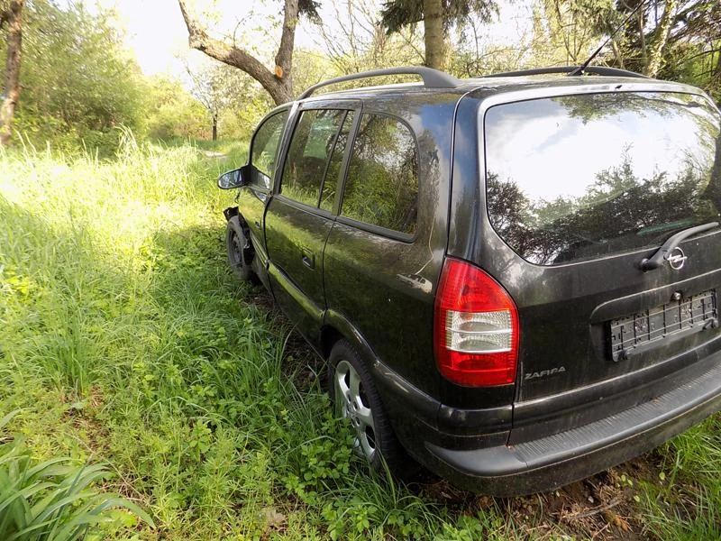 Opel Zafira A 1.8 125kc, снимка 8 - Автомобили и джипове - 46961106