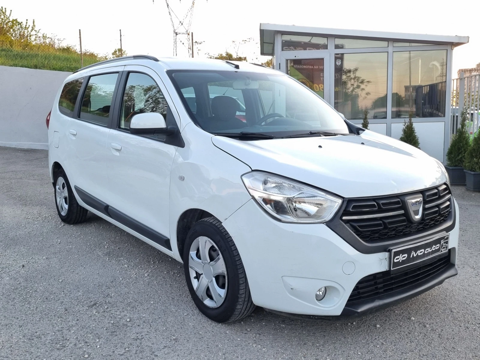Dacia Lodgy 1.6i* ГАЗ* ТОП ЦЕНА  - изображение 7