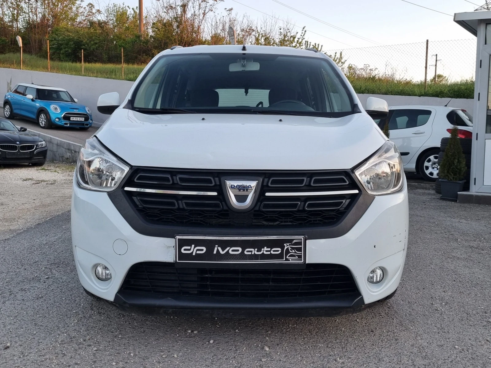Dacia Lodgy 1.6i* ГАЗ* ТОП ЦЕНА  - изображение 8