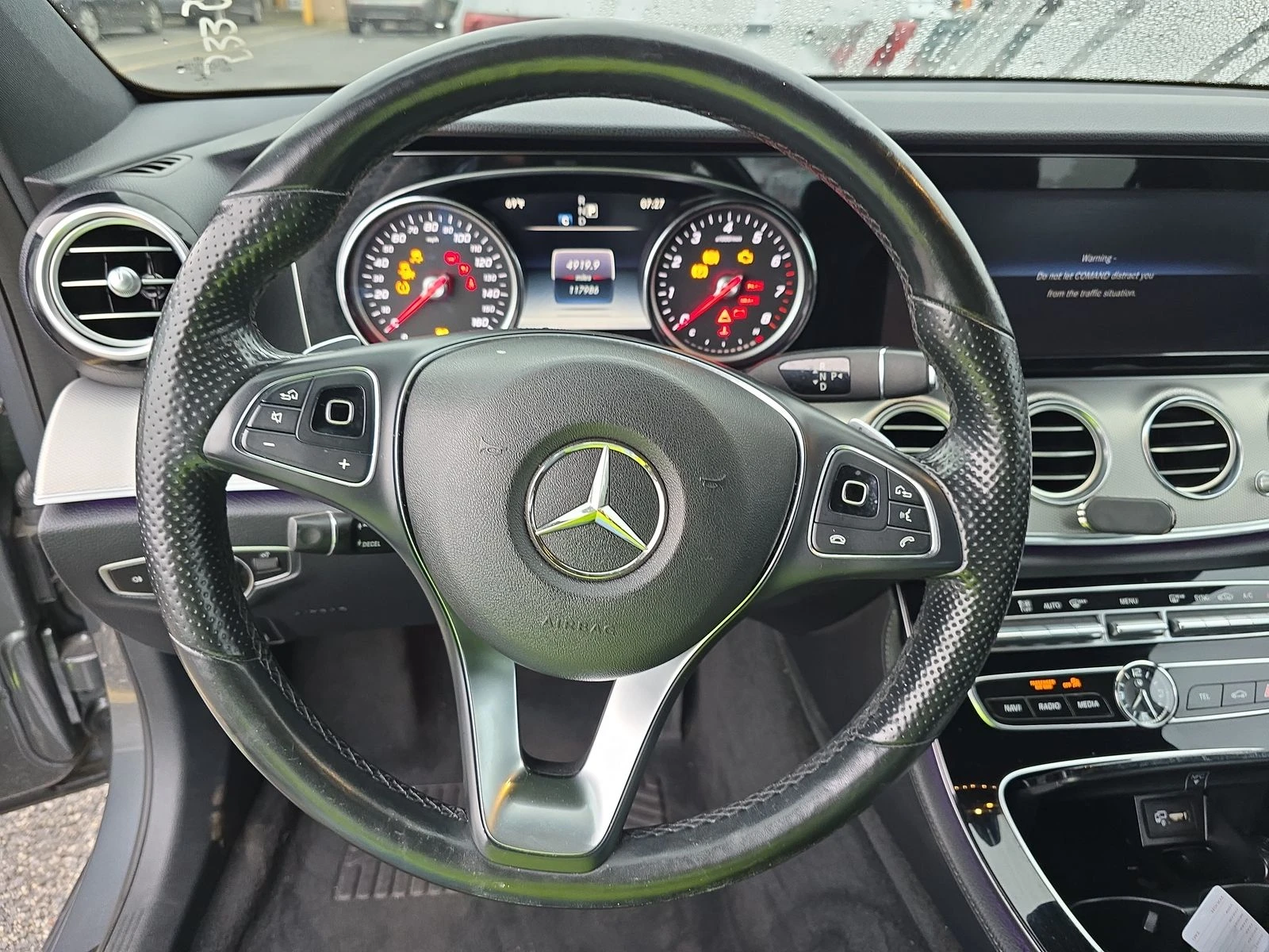 Mercedes-Benz E 300 AMG* BURMASTER* KEYLESS GO* PANO* КАМЕРА* М.ТОЧКА - изображение 10