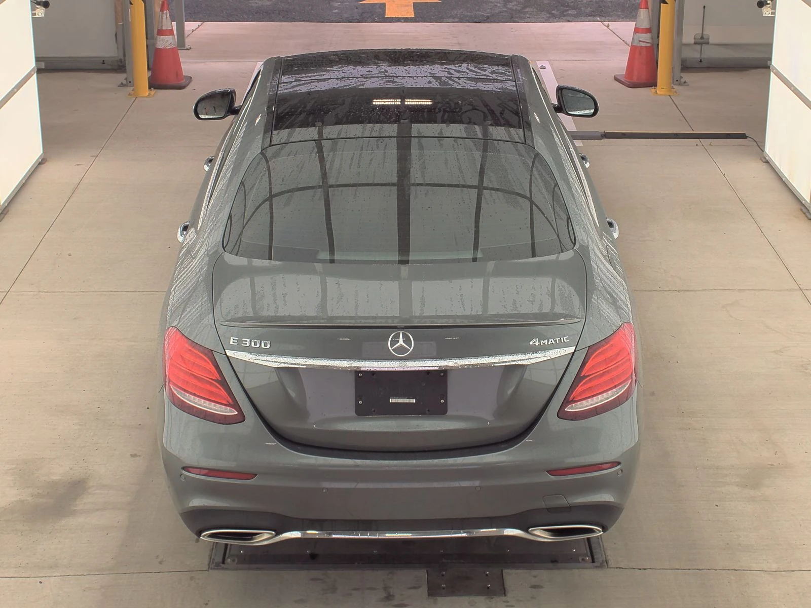 Mercedes-Benz E 300 AMG* BURMASTER* KEYLESS GO* PANO* КАМЕРА* М.ТОЧКА - изображение 4