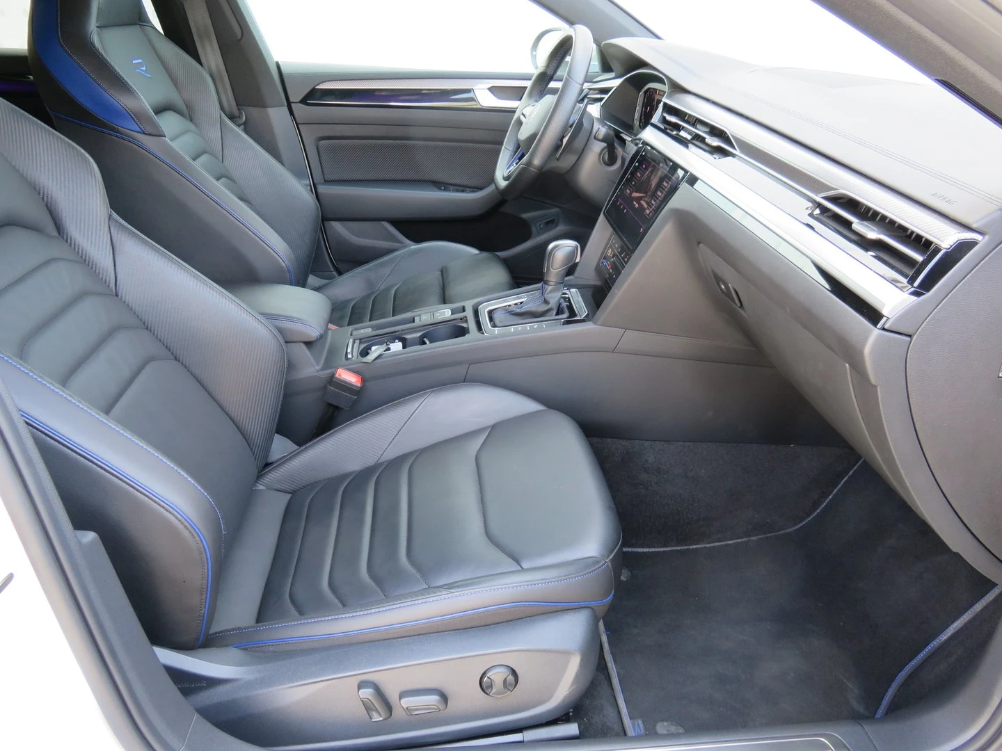 VW Arteon R 2.0 TSI OPF 4MOTION | Mobile.bg   5