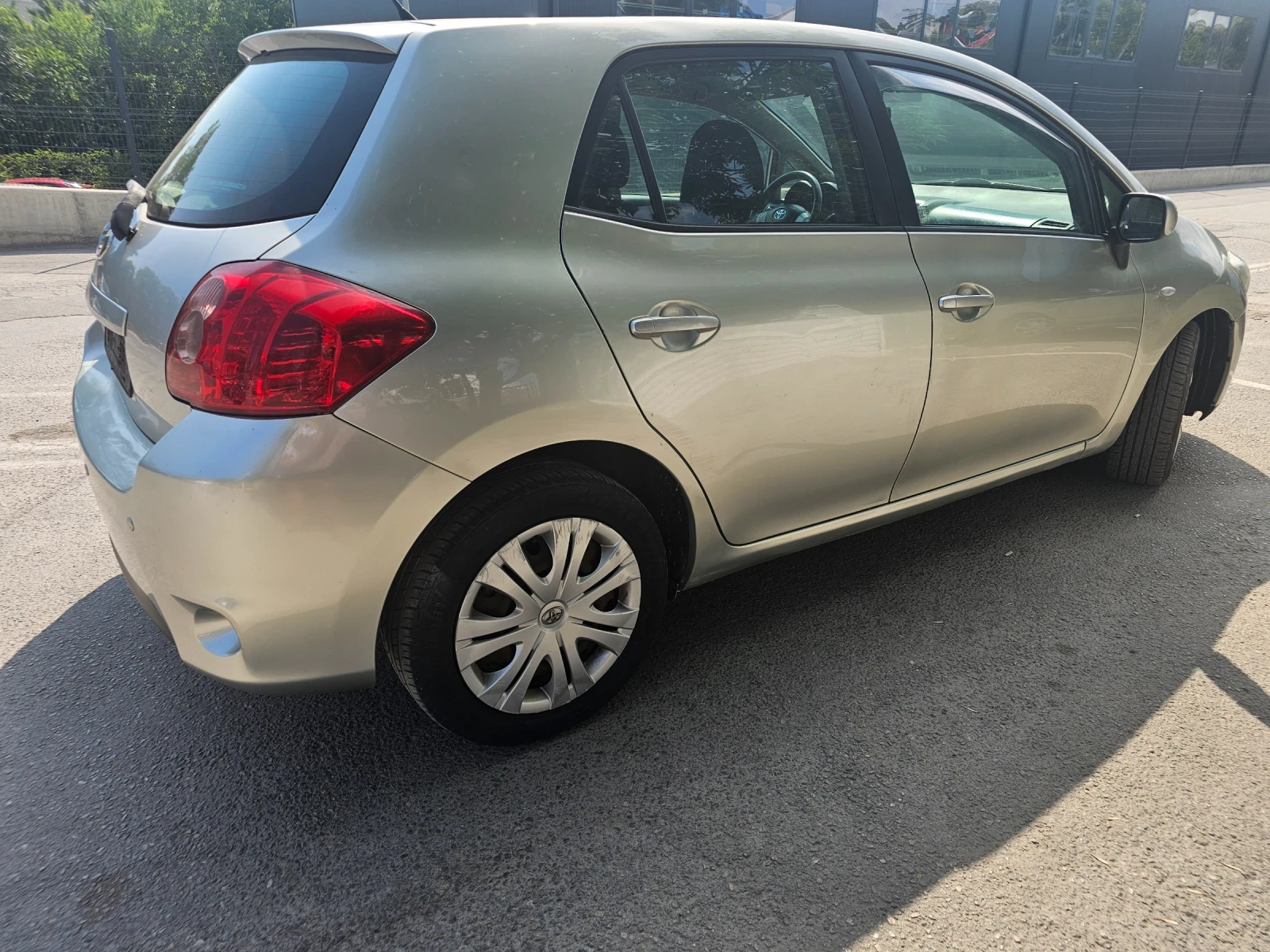 Toyota Auris  - изображение 3
