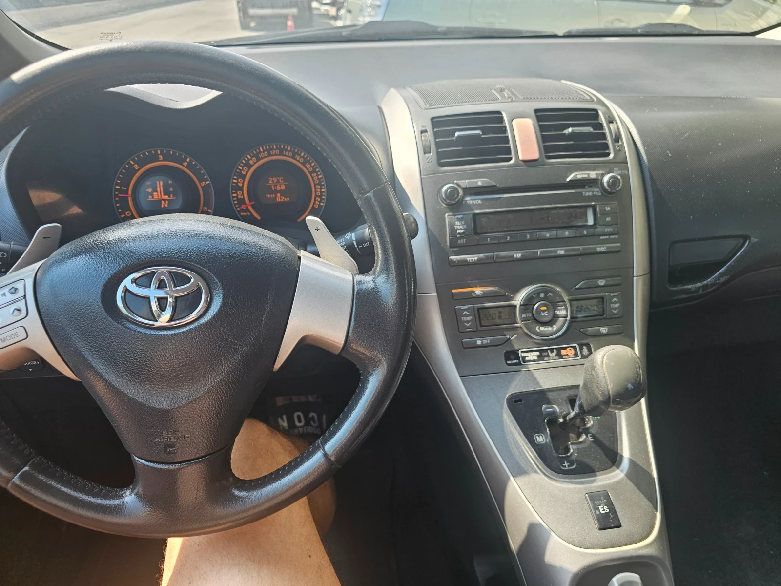Toyota Auris  - изображение 7