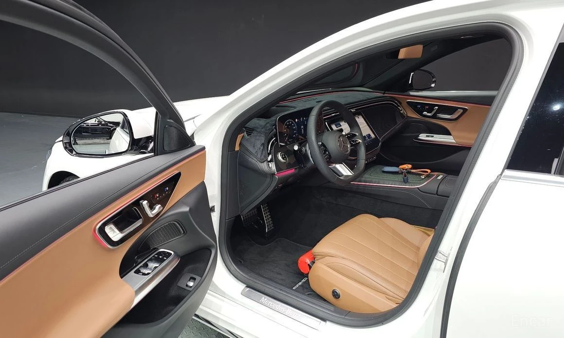 Mercedes-Benz E 200, снимка 11 - Автомобили и джипове - 54046896