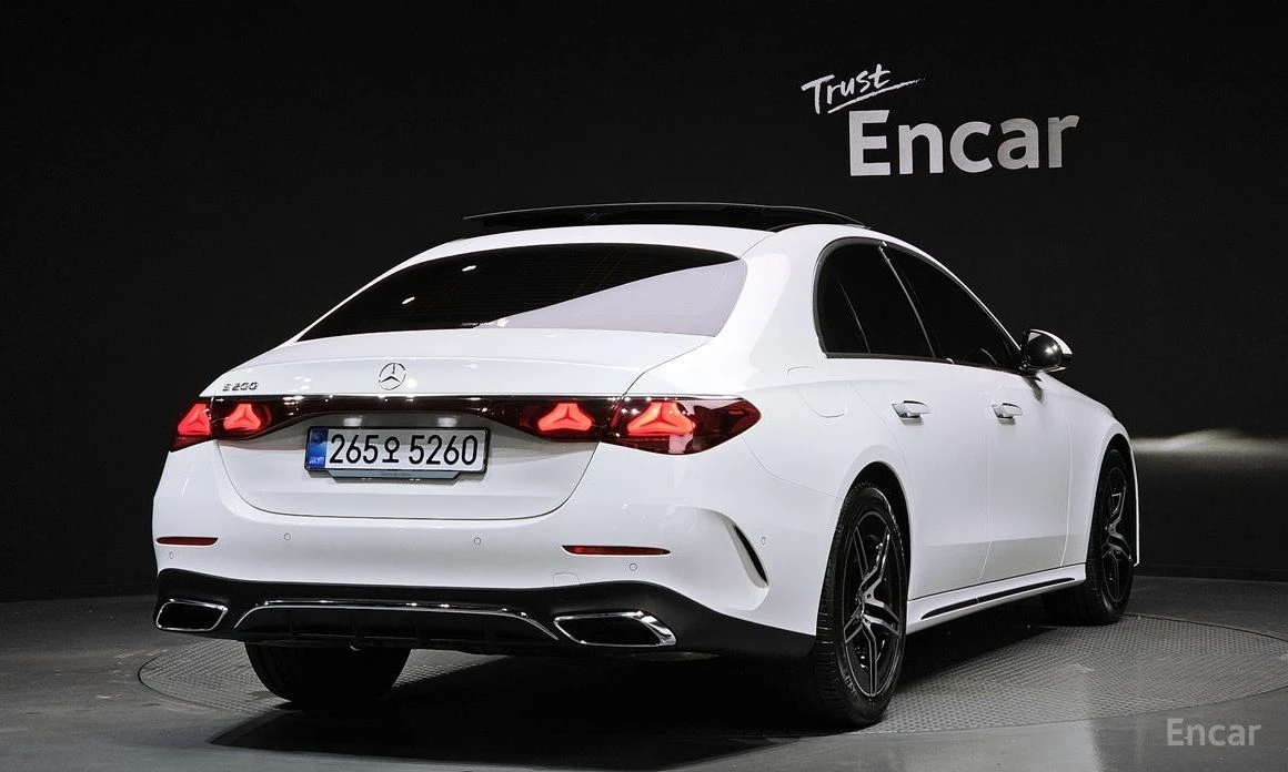 Mercedes-Benz E 200, снимка 2 - Автомобили и джипове - 54046896