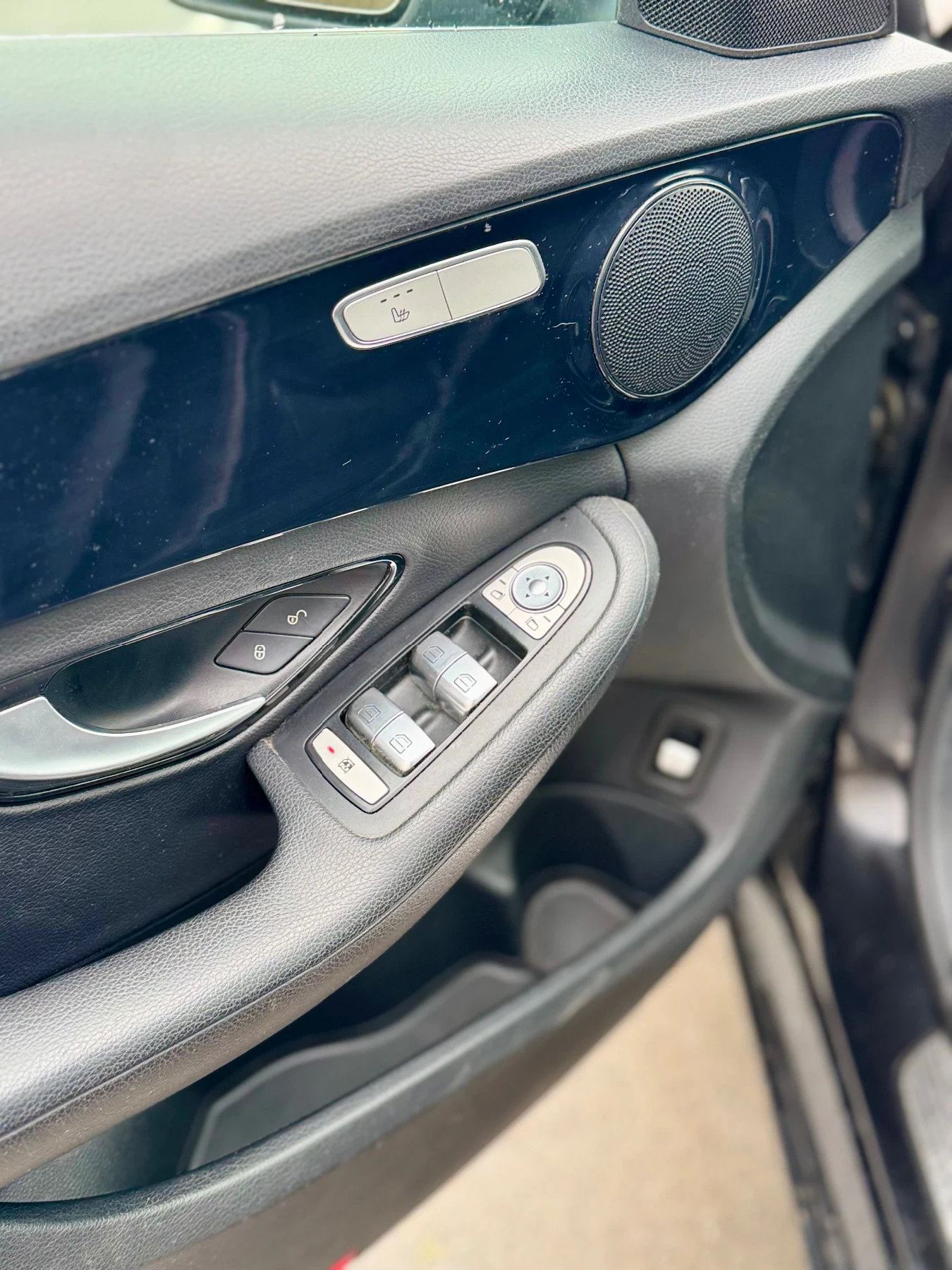 Mercedes-Benz C 220 Multibeam* Подгрев* Нави, снимка 10 - Автомобили и джипове - 54314564