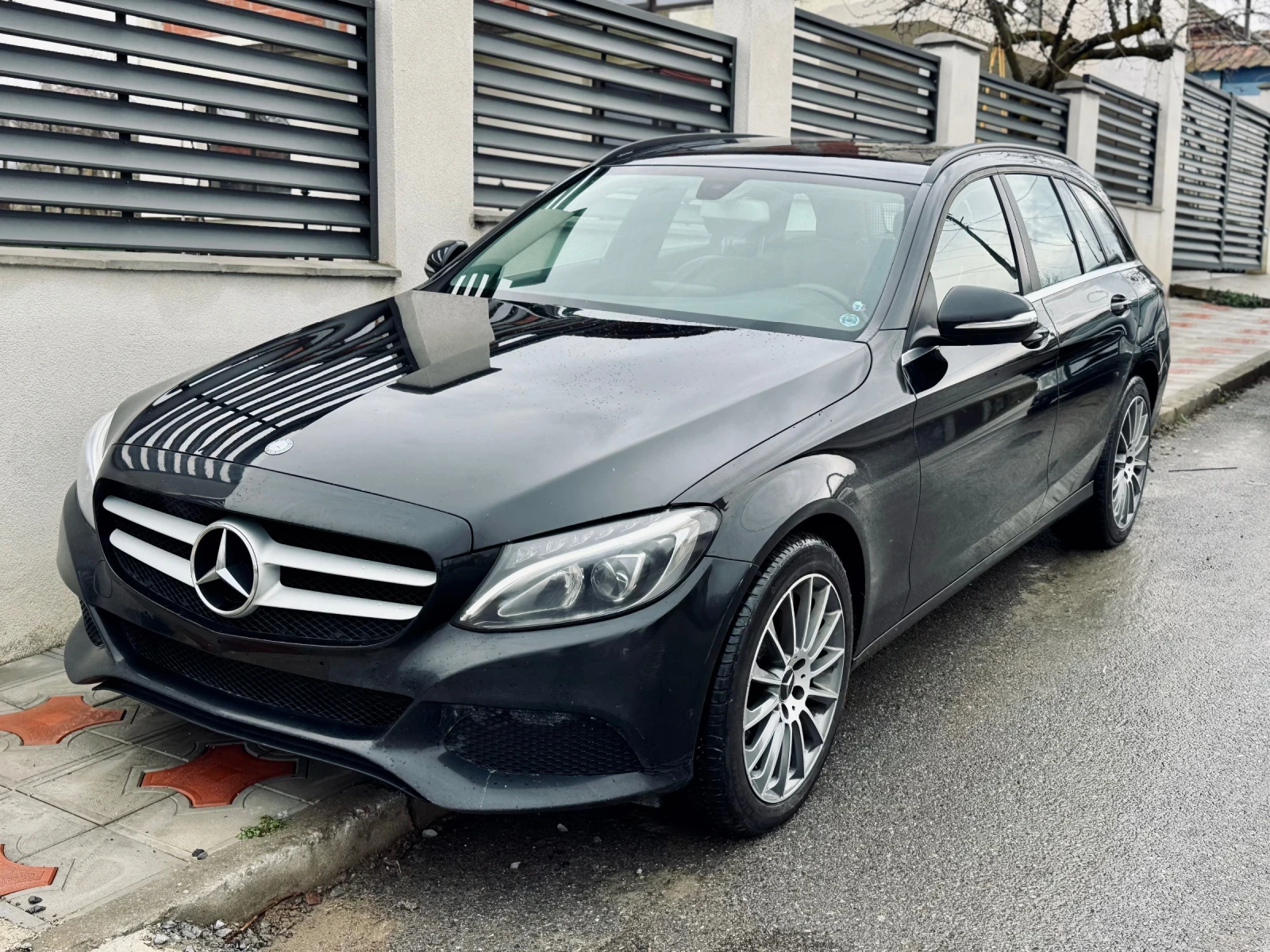 Mercedes-Benz C 220 Multibeam* Подгрев* Нави, снимка 3 - Автомобили и джипове - 54314564