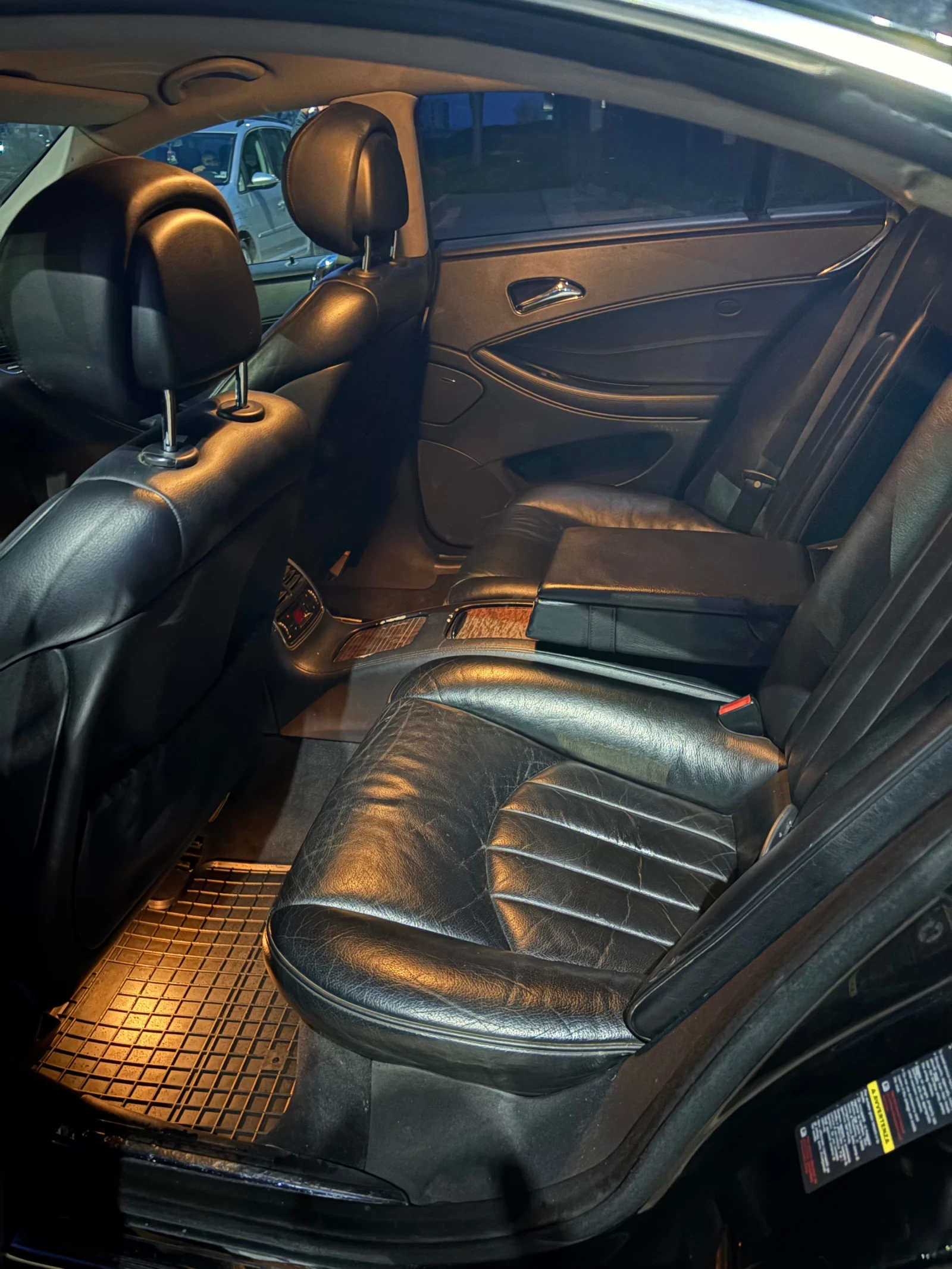 Mercedes-Benz CLS 320, снимка 9 - Автомобили и джипове - 54225477