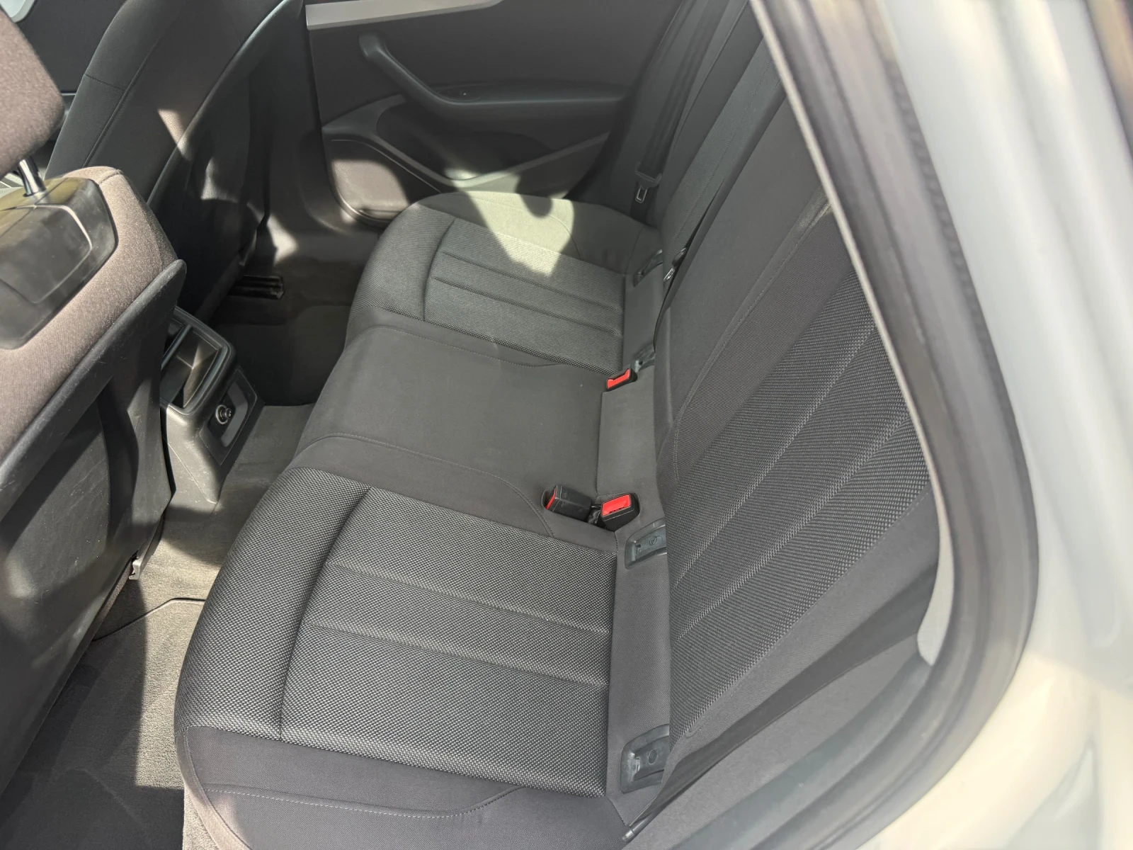 Audi A4 2.0i G-tron ръчни ск., снимка 10 - Автомобили и джипове - 54509196