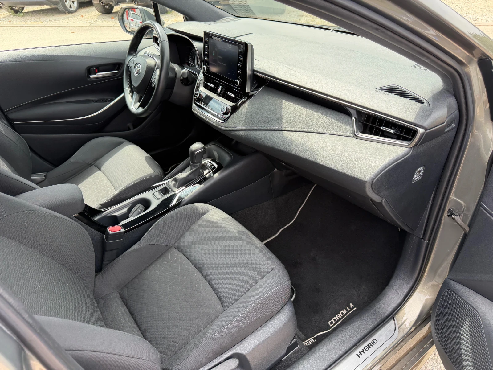 Toyota Corolla 1.8h 122к.с ГАРАНЦИЯ в Тойота , снимка 15 - Автомобили и джипове - 55402703