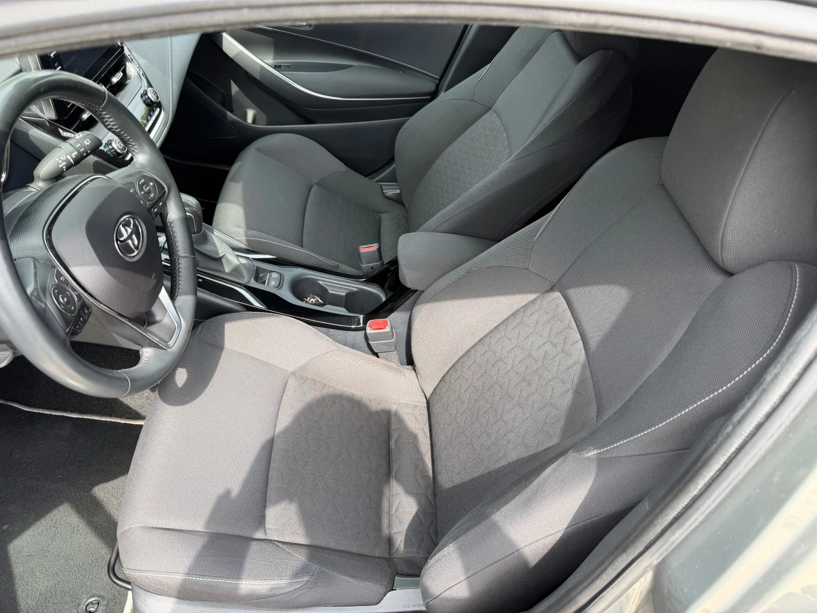 Toyota Corolla 1.8h 122к.с ГАРАНЦИЯ в Тойота , снимка 8 - Автомобили и джипове - 55402703