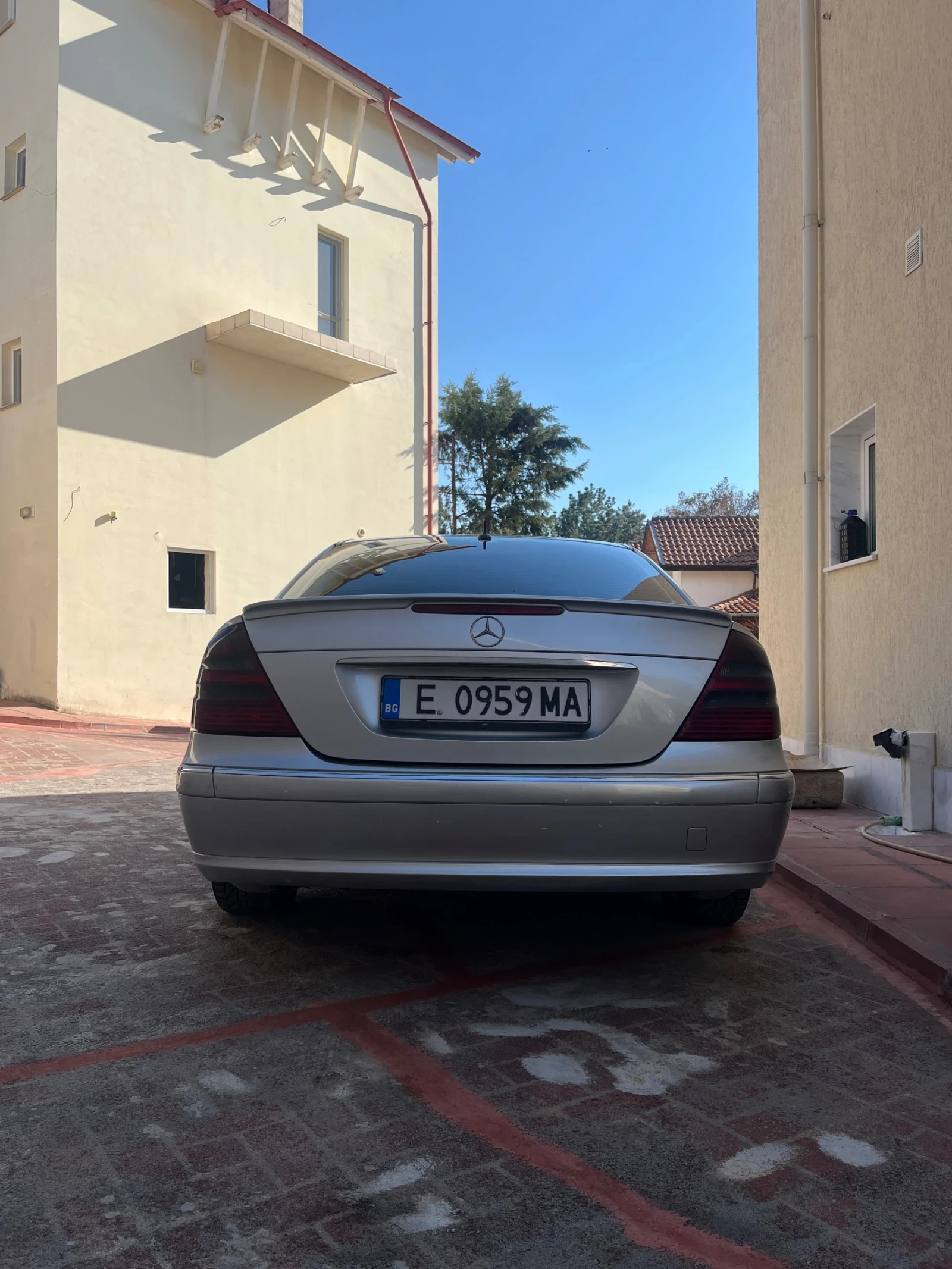 Mercedes-Benz E 320, снимка 4 - Автомобили и джипове - 56018763