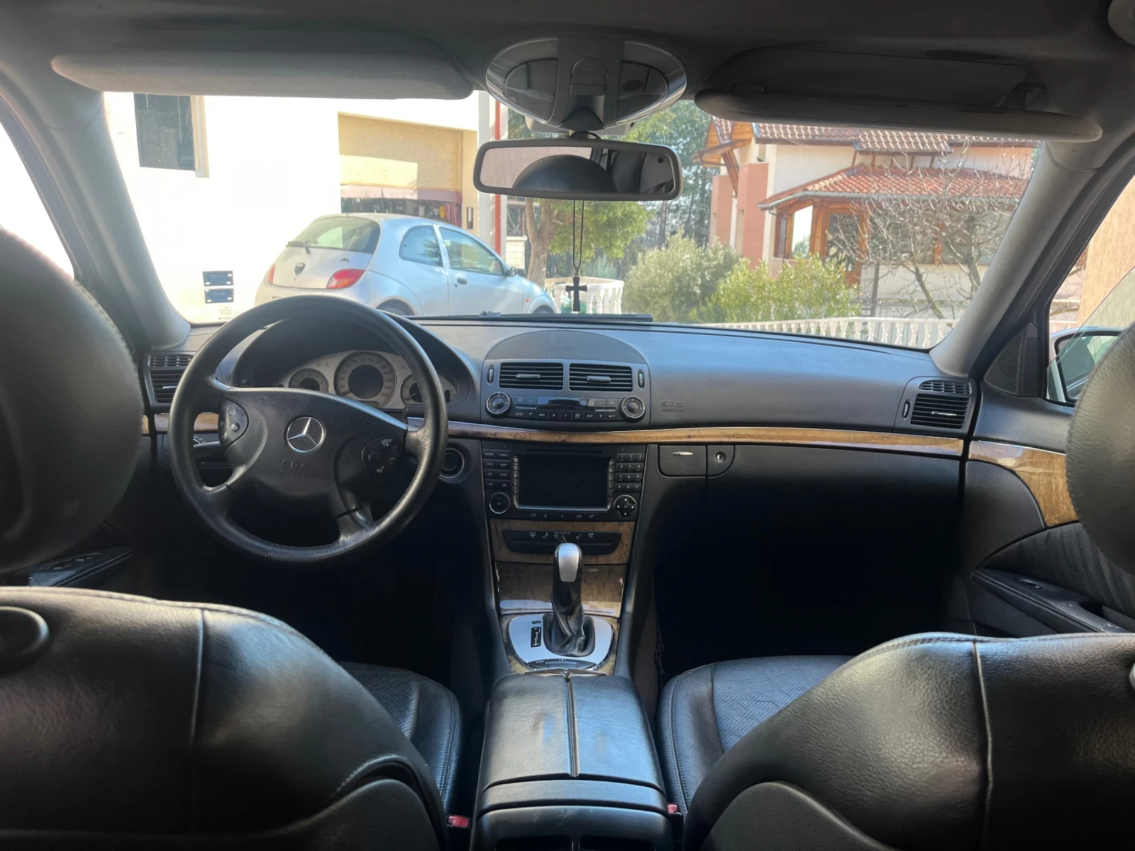 Mercedes-Benz E 320, снимка 6 - Автомобили и джипове - 56018763