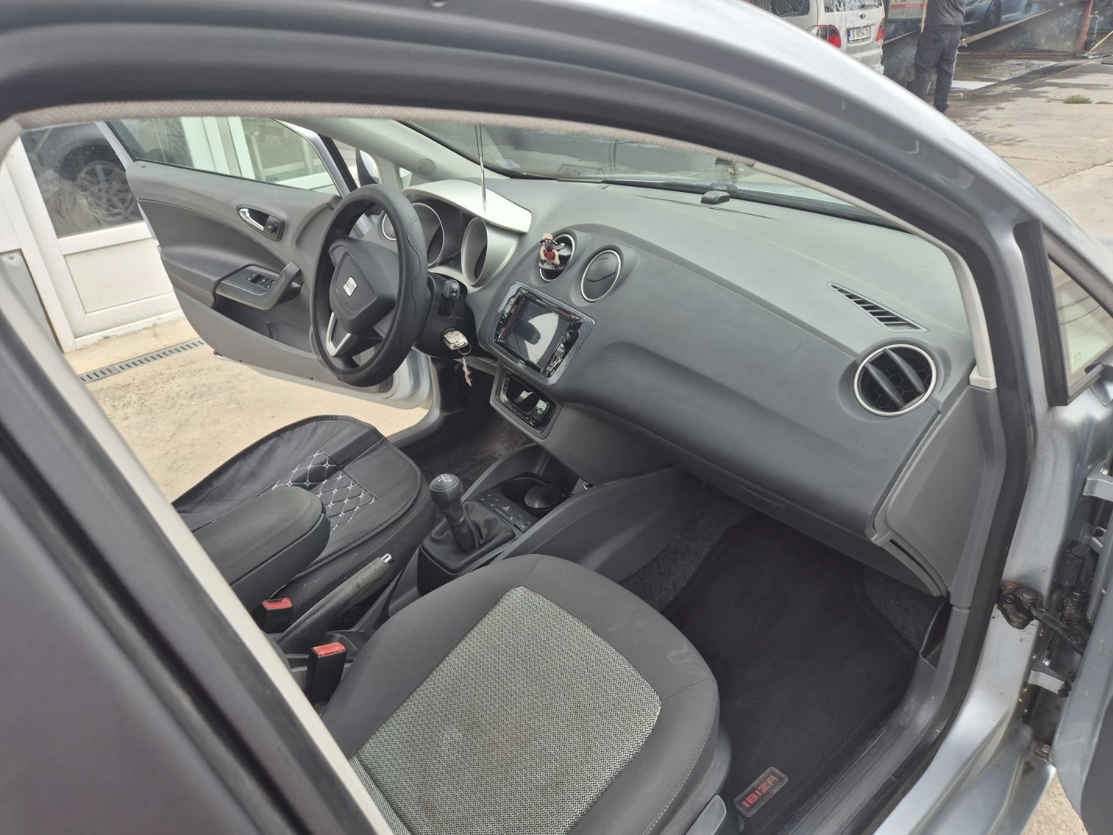 Seat Ibiza J6, снимка 11 - Автомобили и джипове - 56175829