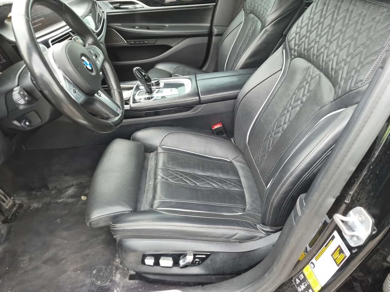BMW 750 * Sedan 750i Xdrive * CARFAX * , снимка 3 - Автомобили и джипове - 56300871