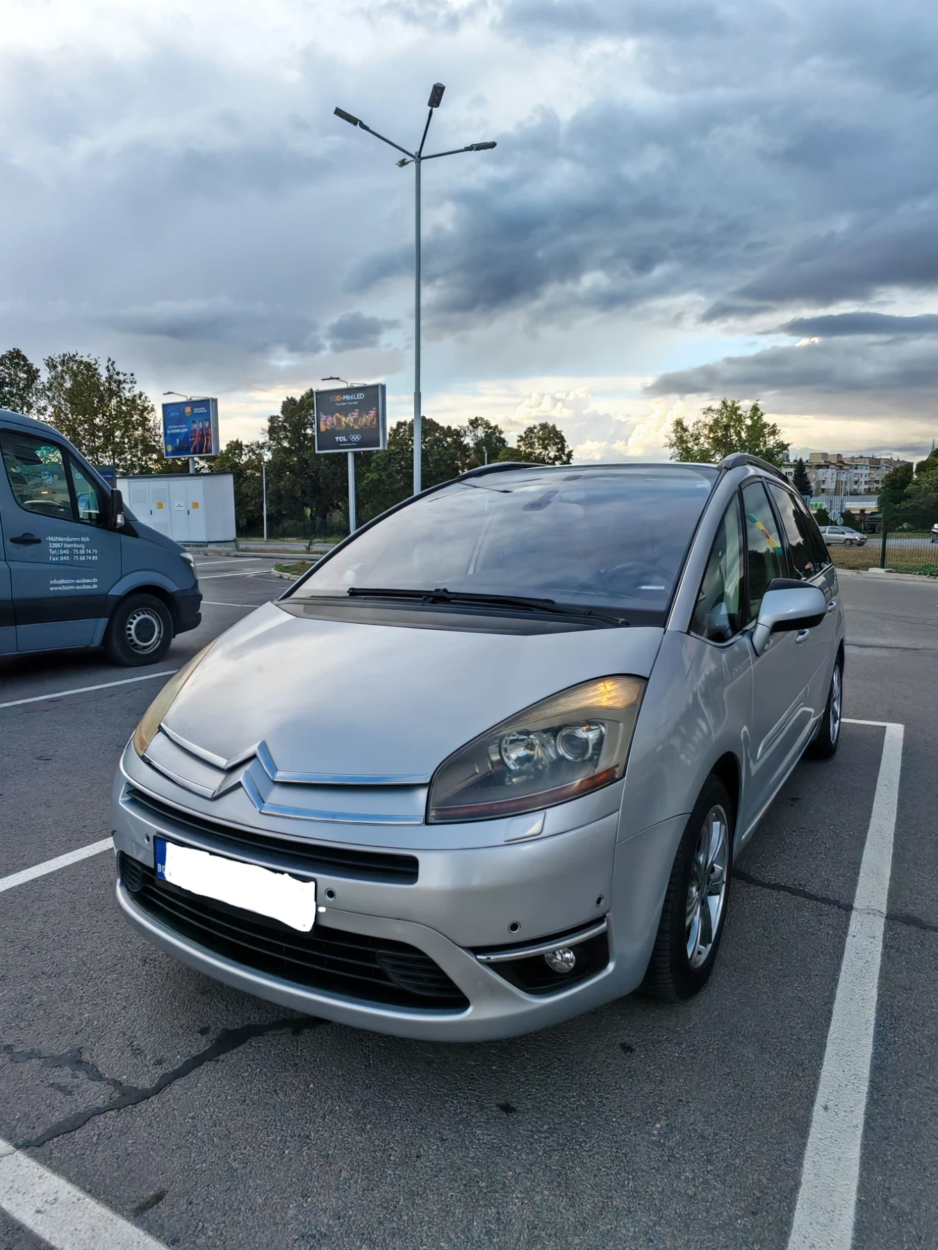 Citroen Grand C4 Picasso, снимка 2 - Автомобили и джипове - 56724464