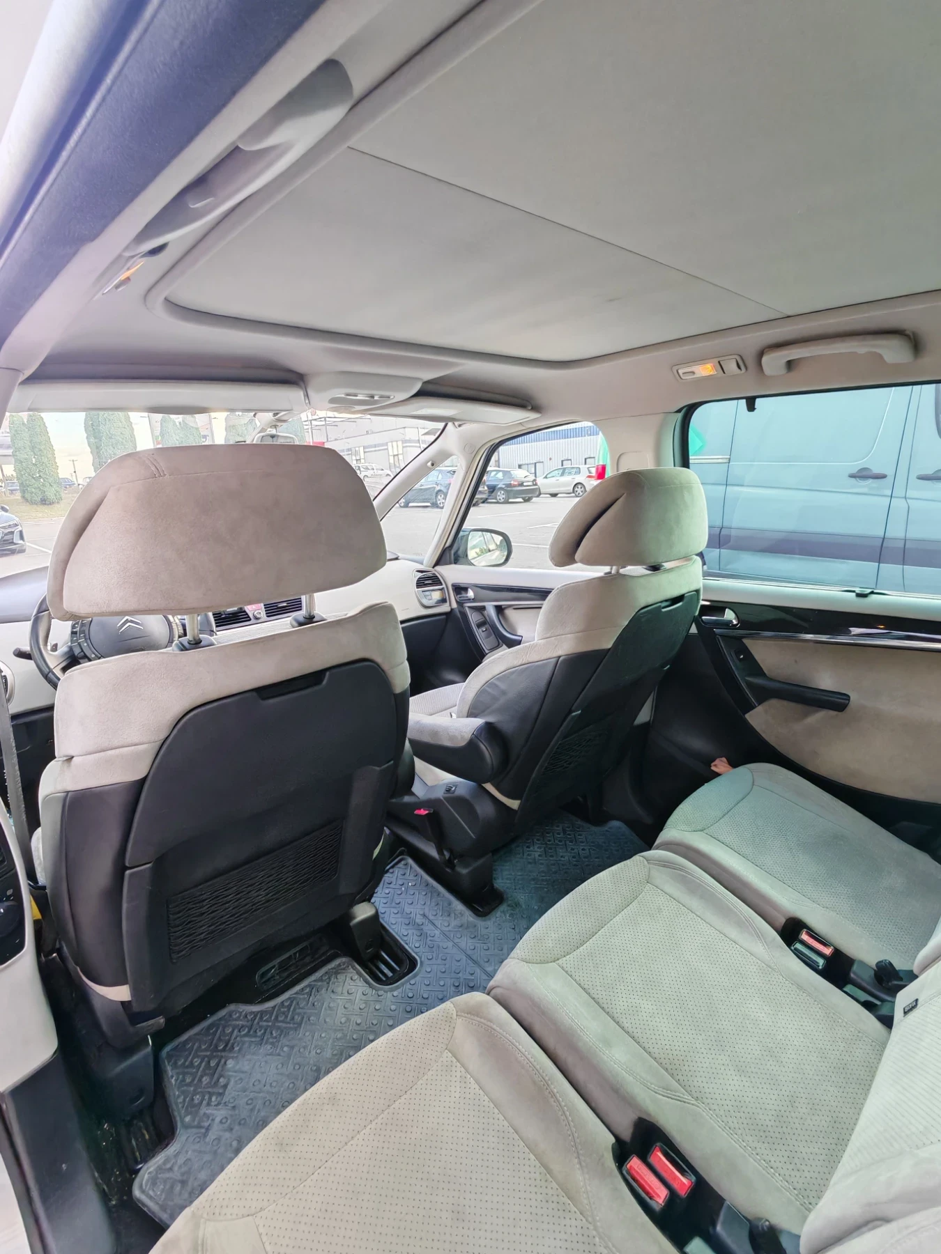 Citroen Grand C4 Picasso, снимка 7 - Автомобили и джипове - 56724464