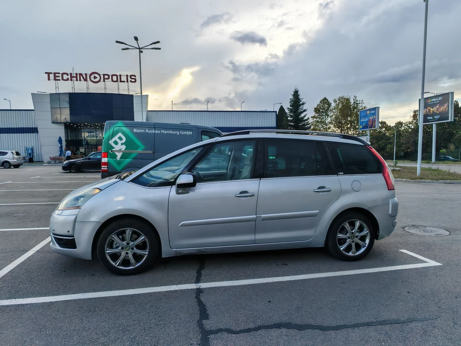 Citroen Grand C4 Picasso, снимка 3 - Автомобили и джипове - 56724464