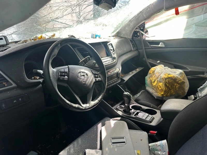 Hyundai Tucson 1.6T-GDI-Автоматик-4х4, снимка 8 - Автомобили и джипове - 47430828