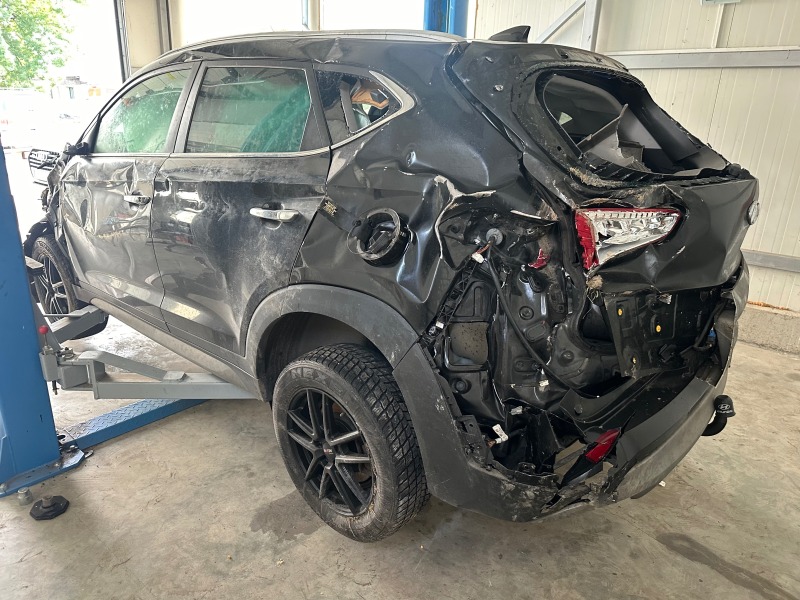 Hyundai Tucson 1.6T-GDI-Автоматик-4х4, снимка 2 - Автомобили и джипове - 46248254