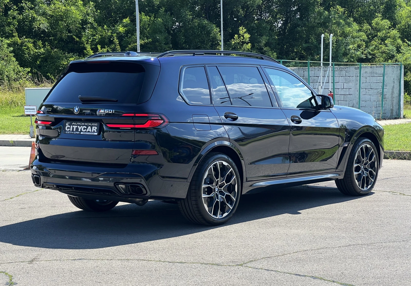 BMW X7 M60i/CARBON/SKYLOUNGE/H&K/ICONIC GLOW/ГОТОВ ЛИЗИНГ - изображение 6