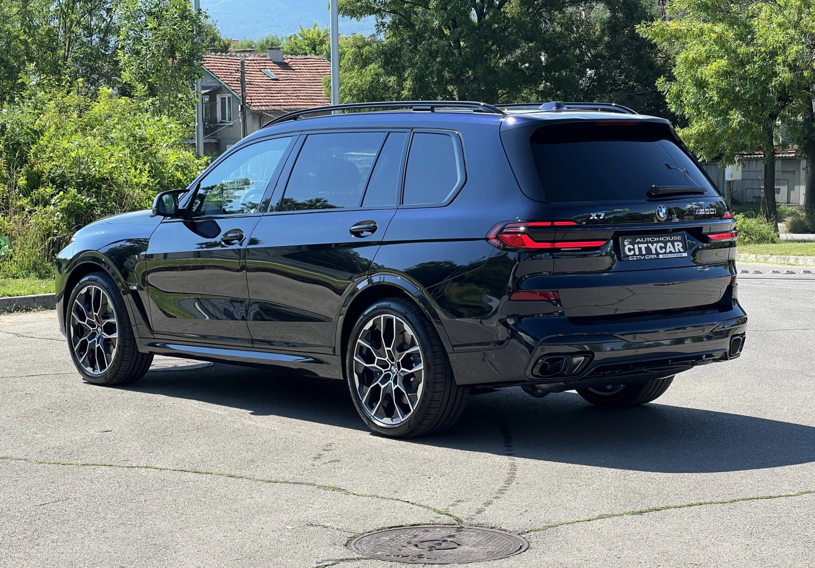 BMW X7 M60i/CARBON/SKYLOUNGE/H&K/ICONIC GLOW/ГОТОВ ЛИЗИНГ - изображение 4