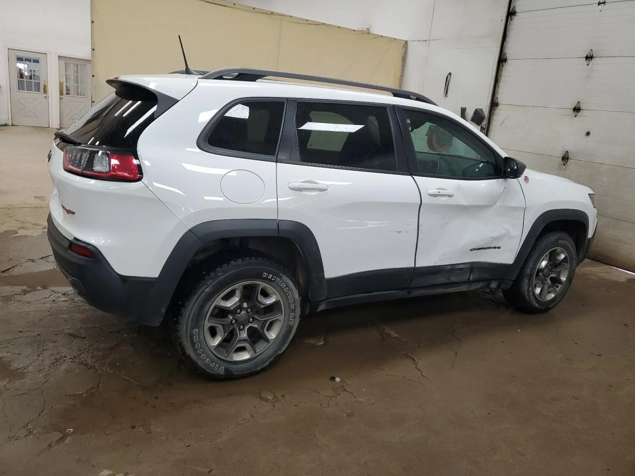 Jeep Cherokee TRAILHAWK AWD - изображение 3