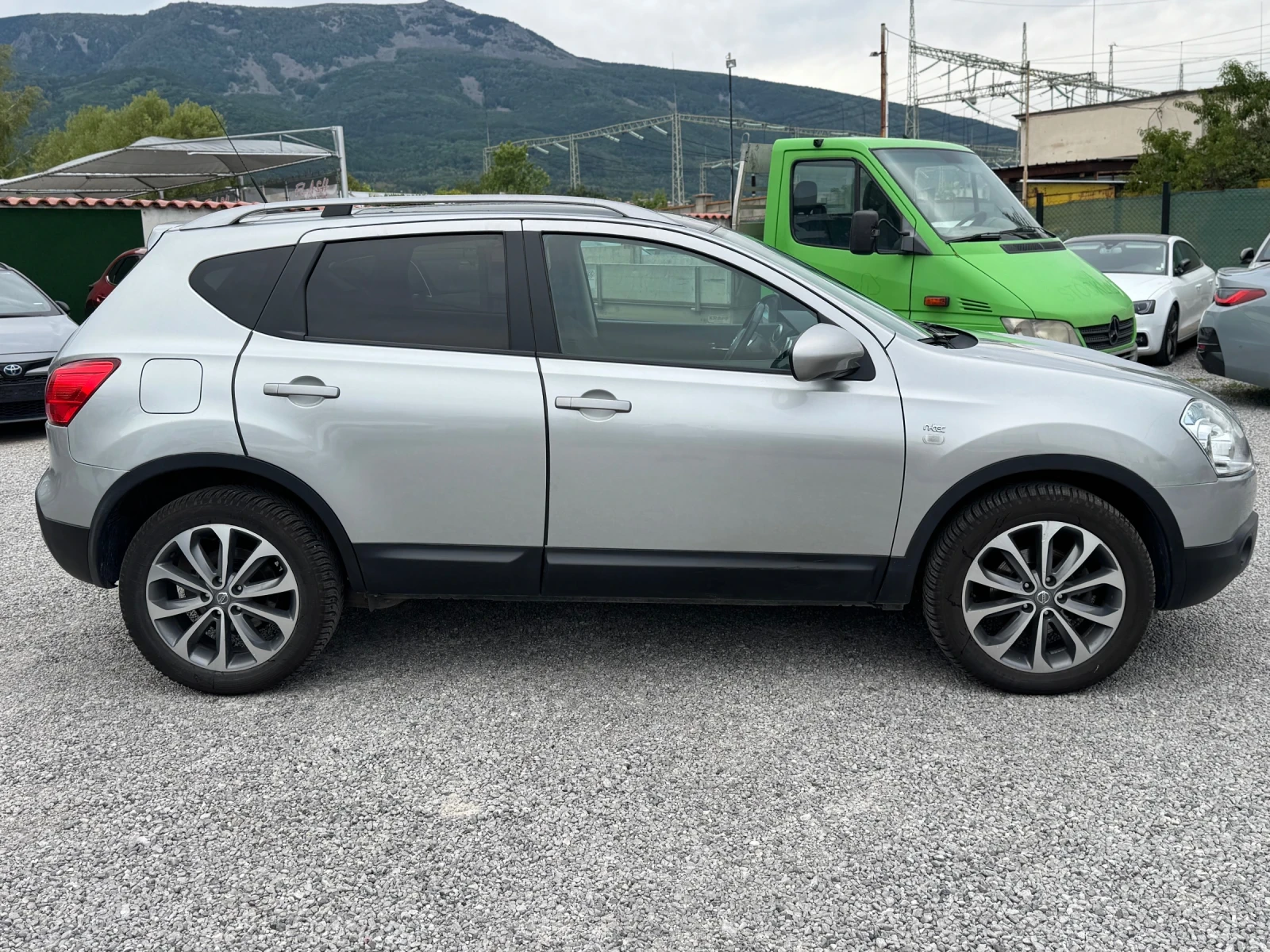 Nissan Qashqai 2.0d лек шум в мотора - изображение 4