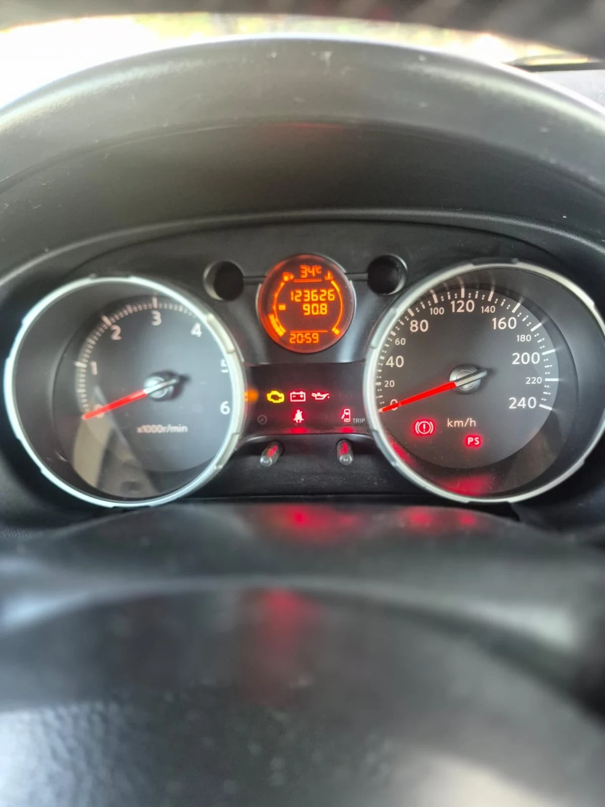 Nissan Qashqai 2.0d лек шум в мотора - изображение 10