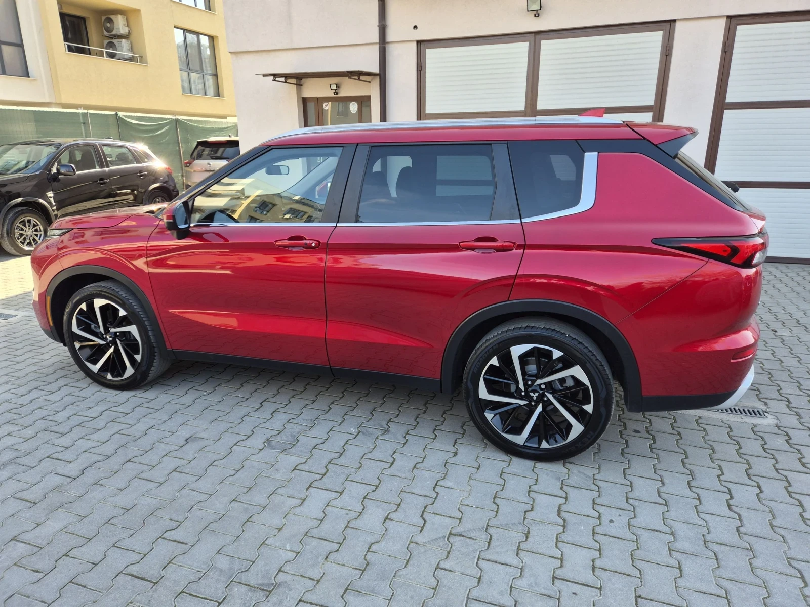 Mitsubishi Outlander 2.5i, AWD, 7места, снимка 4 - Автомобили и джипове - 53830310