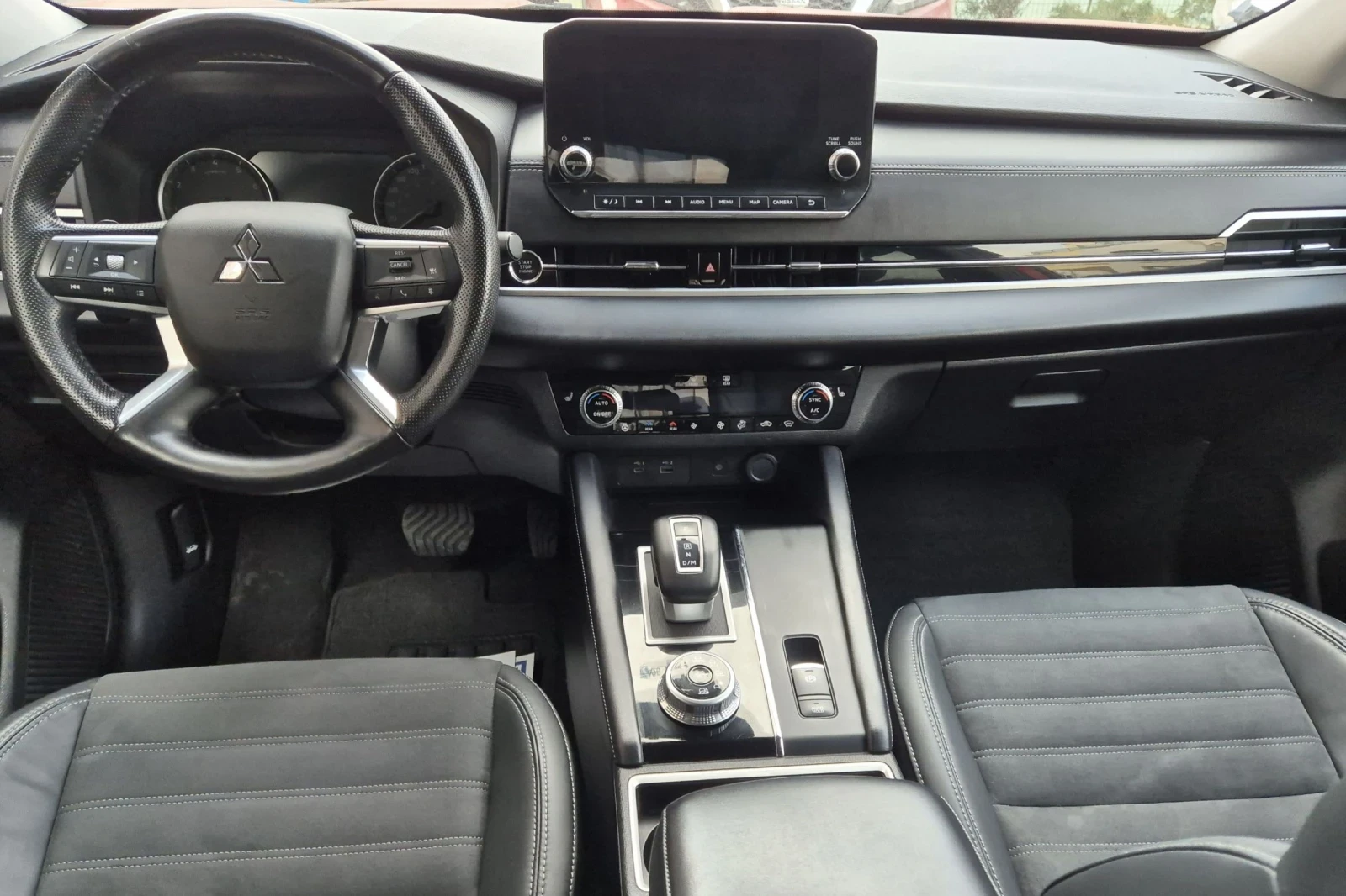 Mitsubishi Outlander 2.5i, AWD, 7места, снимка 9 - Автомобили и джипове - 53830310