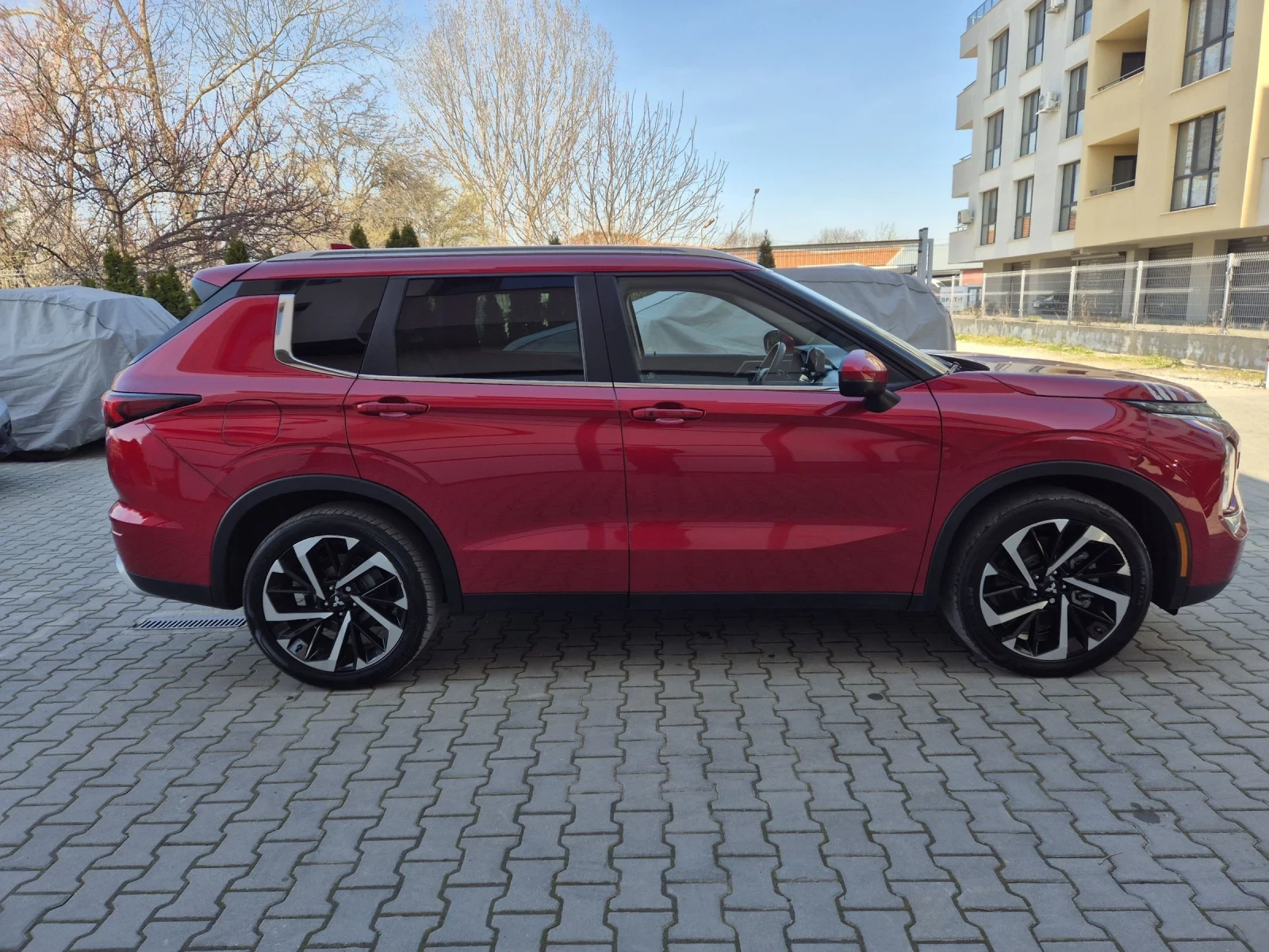 Mitsubishi Outlander 2.5i, AWD, 7места, снимка 8 - Автомобили и джипове - 53830310