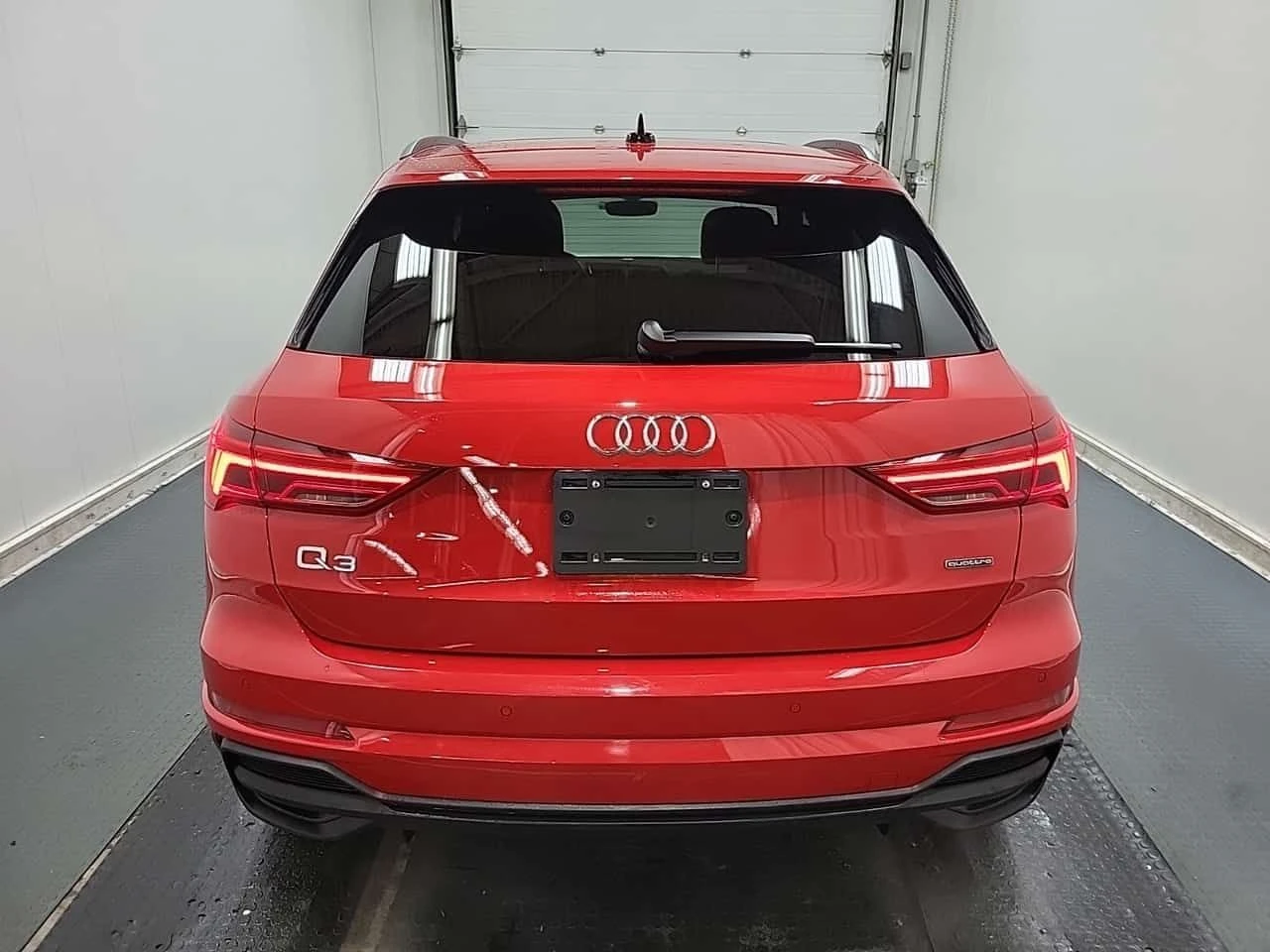 Audi Q3 * PROGRESSIV * CARFAX * S LINE * 2 КЛЮЧА * ПАНО, снимка 16 - Автомобили и джипове - 53912925