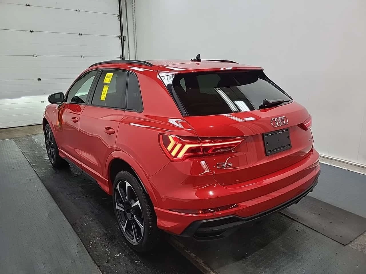 Audi Q3 * PROGRESSIV * CARFAX * S LINE * 2 КЛЮЧА * ПАНО, снимка 4 - Автомобили и джипове - 53912925