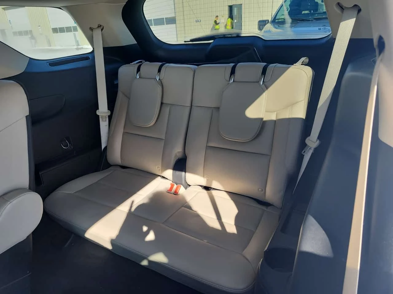 Ford Explorer XLT| 360 KAMEРИ| 2 KЛЮЧА| 7 МЕСТЕН| CARFAX, снимка 12 - Автомобили и джипове - 54111142