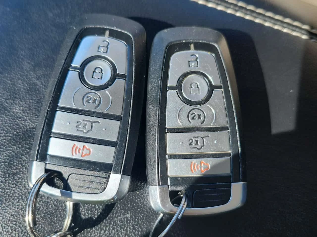 Ford Explorer XLT| 360 KAMEРИ| 2 KЛЮЧА| 7 МЕСТЕН| CARFAX, снимка 17 - Автомобили и джипове - 54111142