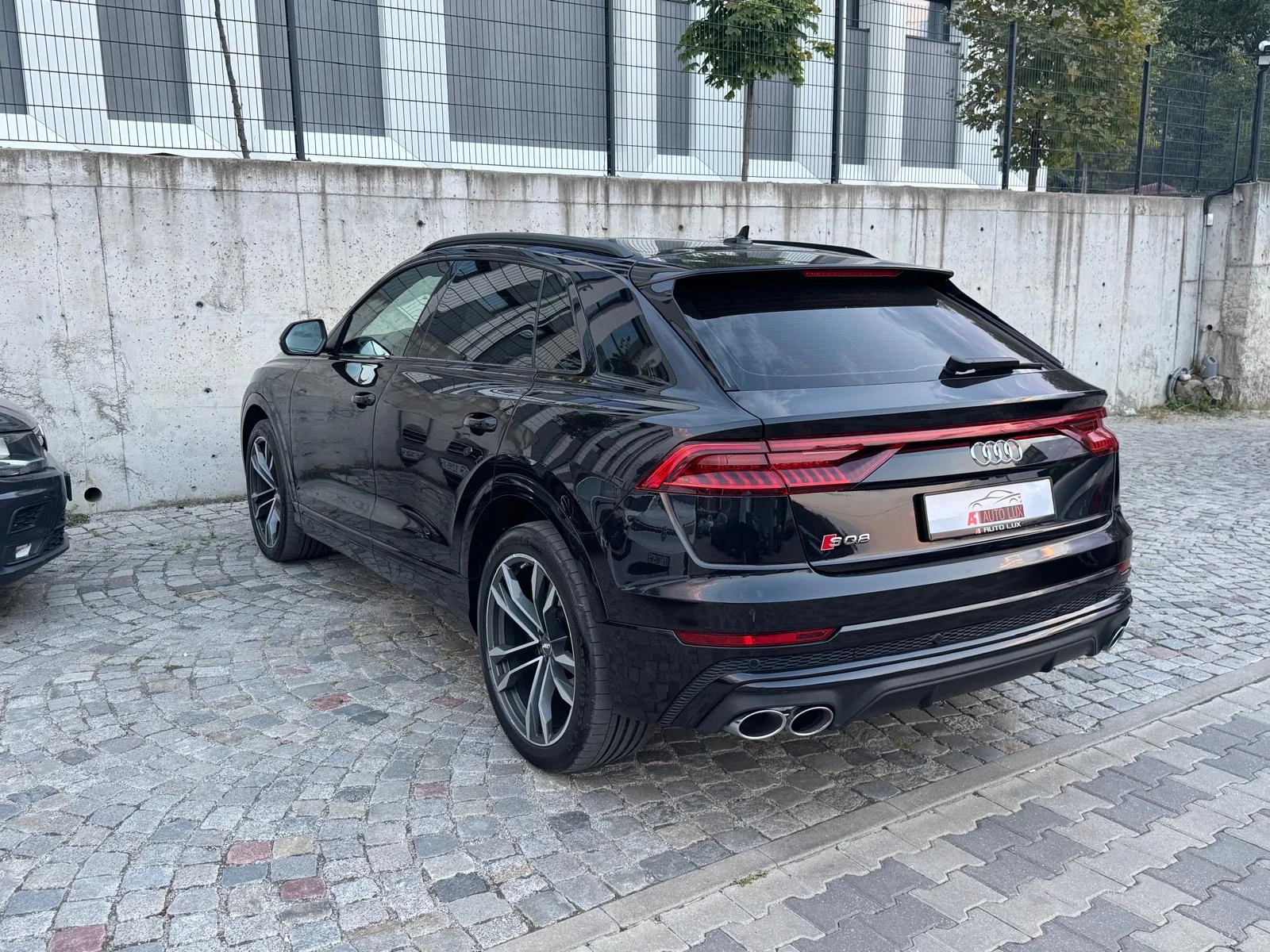 Audi SQ8 Quattro/NAVI/TV/Virtual/B&O/Matrix/Excellent!   , снимка 5 - Автомобили и джипове - 56025039