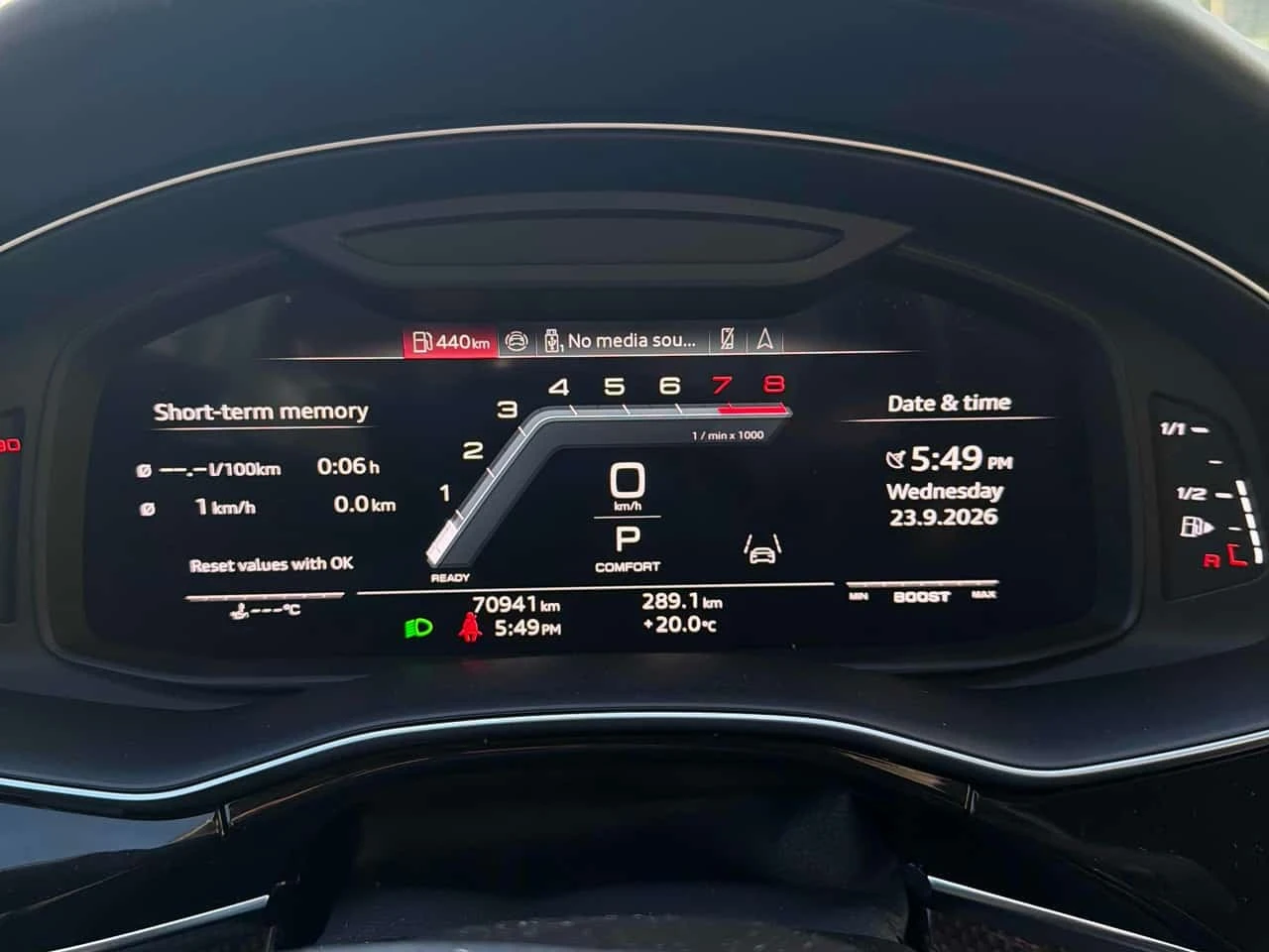 Audi SQ7 * 4.0 TFSI quattro * CARFAX * БЕЗ ПЪРВОНАЧАЛНА ВНО, снимка 8 - Автомобили и джипове - 56207959