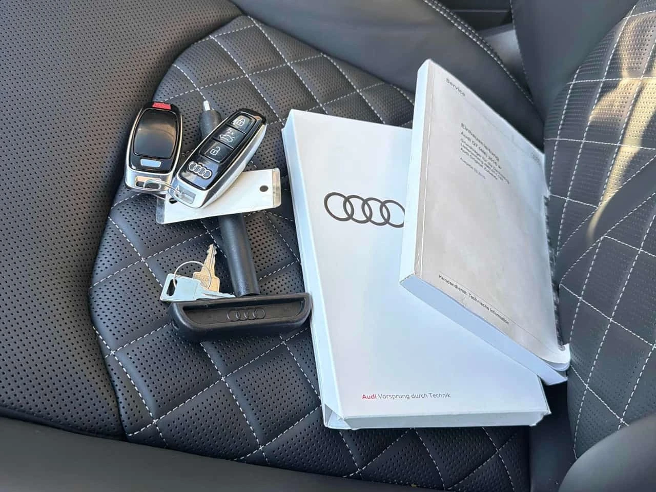 Audi SQ7 * 4.0 TFSI quattro * CARFAX * БЕЗ ПЪРВОНАЧАЛНА ВНО, снимка 10 - Автомобили и джипове - 56207959