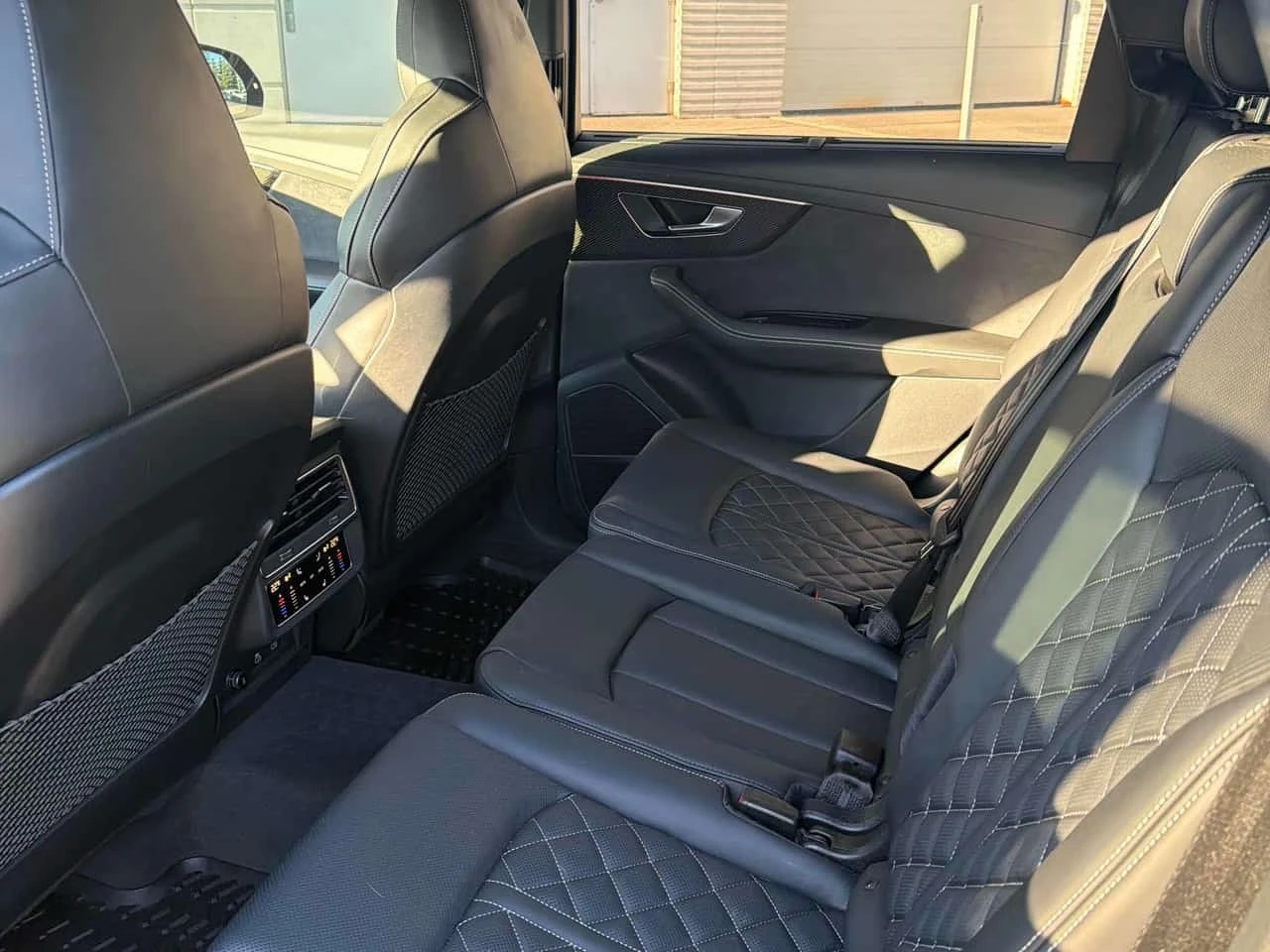 Audi SQ7 * 4.0 TFSI quattro * CARFAX * БЕЗ ПЪРВОНАЧАЛНА ВНО, снимка 12 - Автомобили и джипове - 56207959