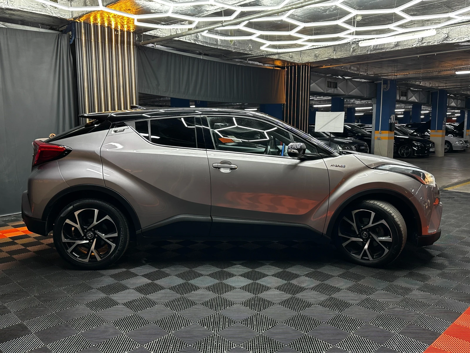 Toyota C-HR 1.8 hybrid 122 к.с. , снимка 4 - Автомобили и джипове - 56328078