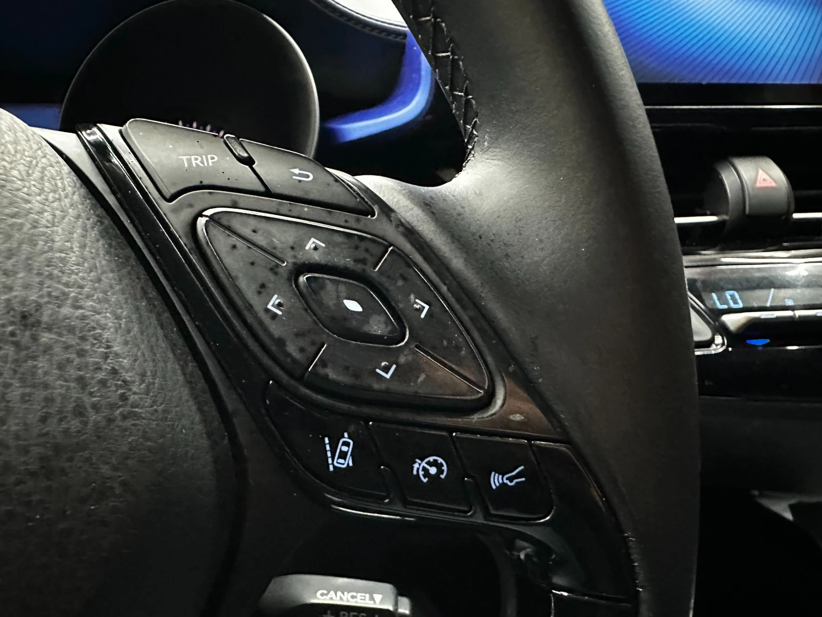 Toyota C-HR 1.8 hybrid 122 к.с. , снимка 15 - Автомобили и джипове - 56328078